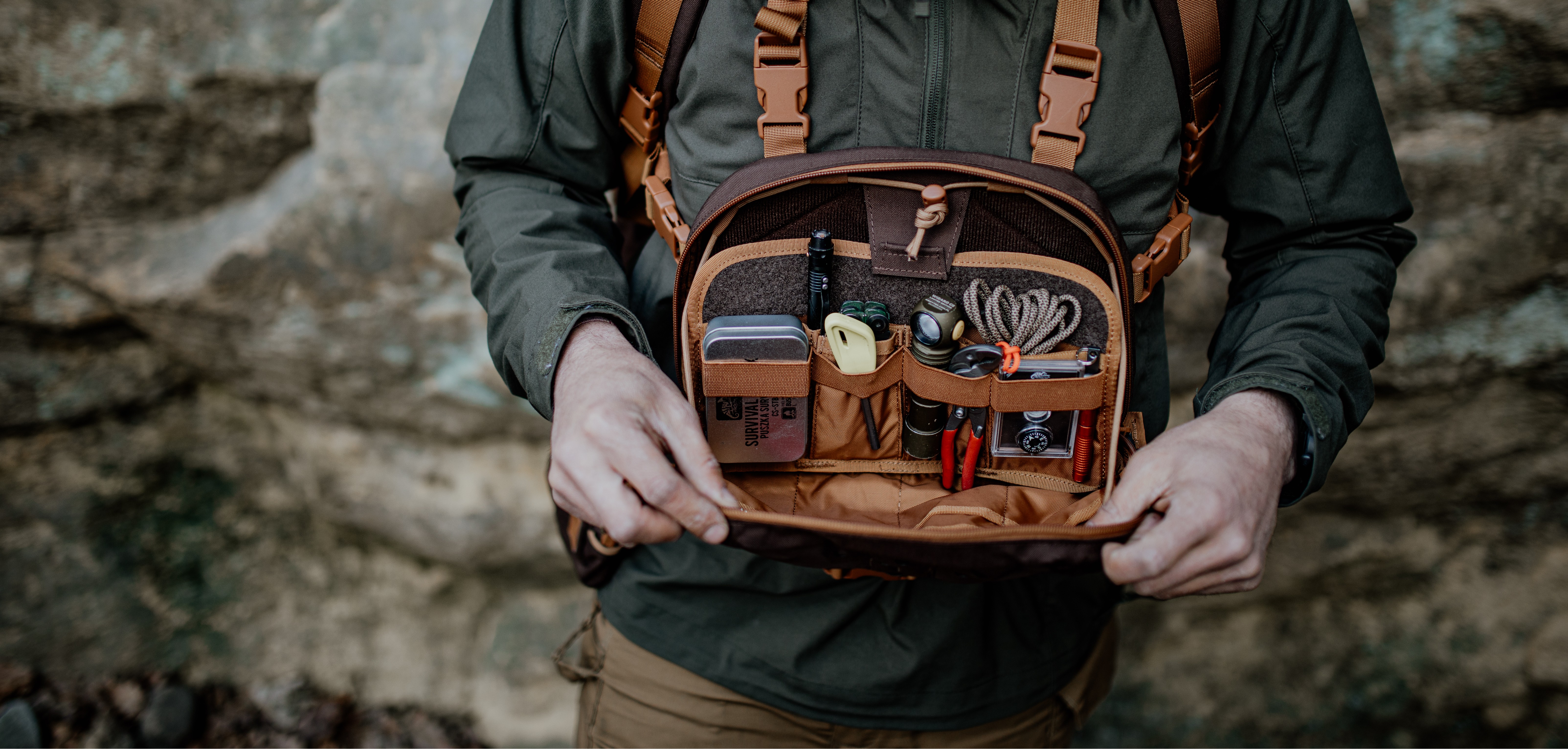 Numbat vs Numbat Small - chest pack comparison